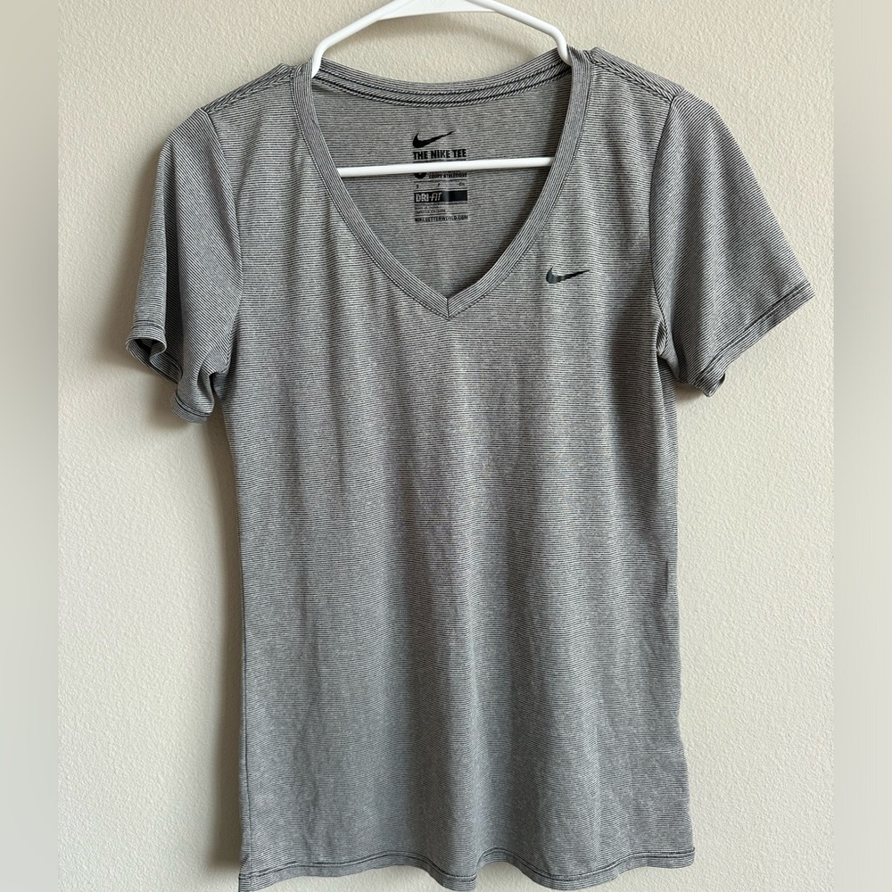 Nike striped v-neck tee size small